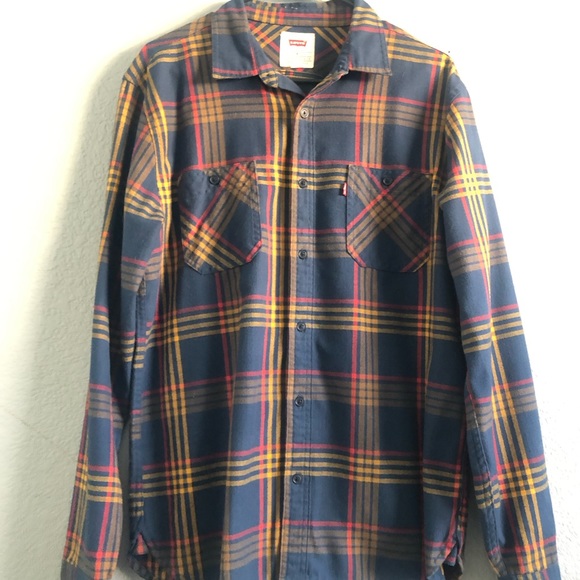 Levi’s dual pocket flannel - Picture 2 of 5